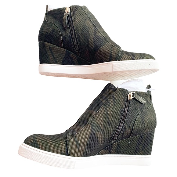 Paola Felicia Camo Net Fabric Wedge Bootie 9 &1/2 - Picture 2 of 7
